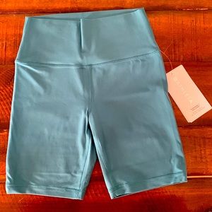 New! With tags Athleta Transcend 7” Short. Size S small